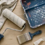 Kit peinture murale : rouleau, bac, ruban et pinceau pour peindre sans oublier l’essentiel